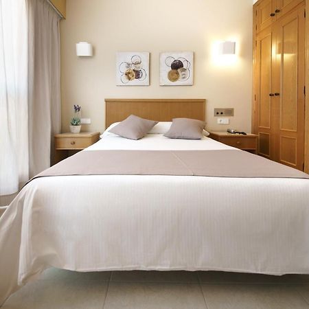 גאנדיה Hotel Albatros מראה חיצוני תמונה