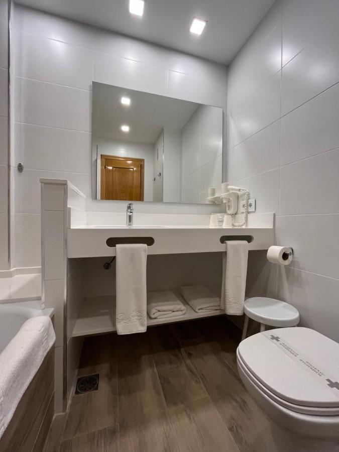 גאנדיה Hotel Albatros מראה חיצוני תמונה