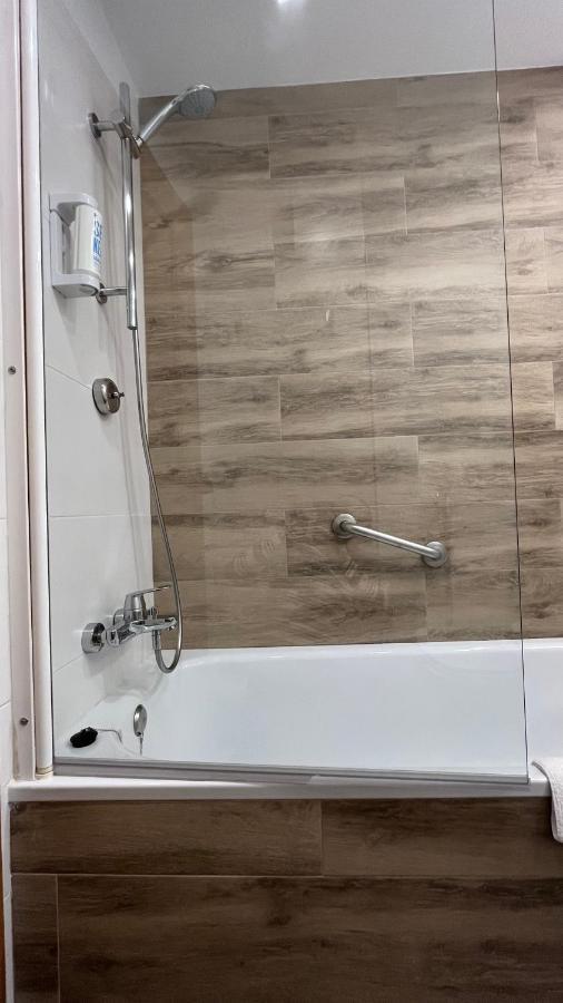 גאנדיה Hotel Albatros מראה חיצוני תמונה