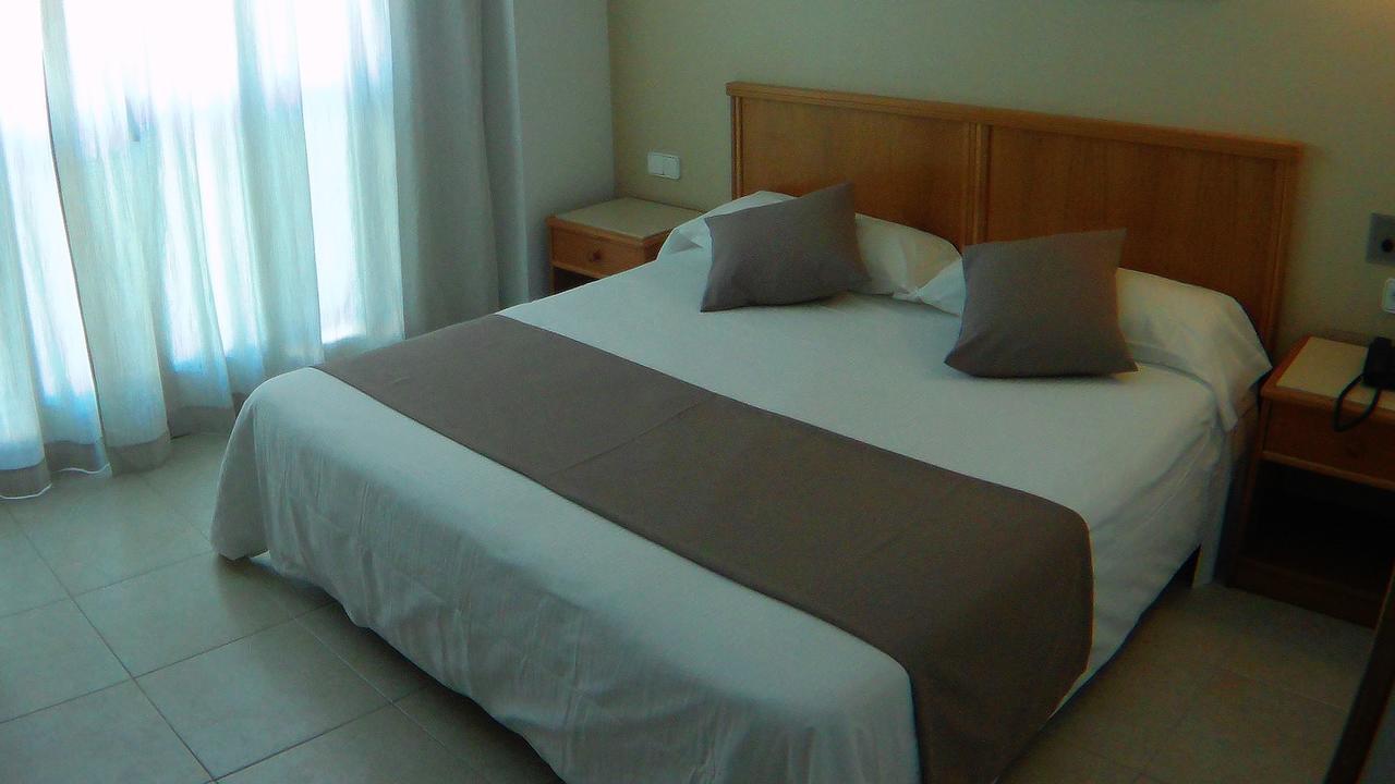גאנדיה Hotel Albatros מראה חיצוני תמונה