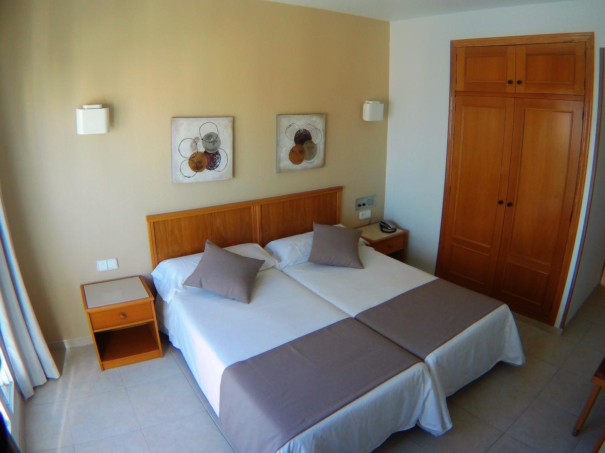 גאנדיה Hotel Albatros מראה חיצוני תמונה