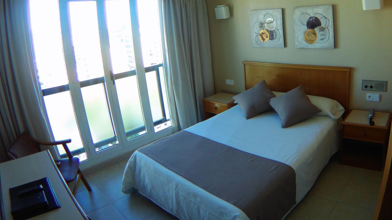 גאנדיה Hotel Albatros מראה חיצוני תמונה