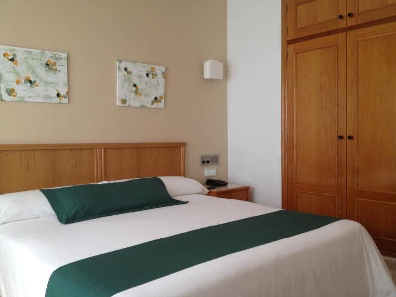 גאנדיה Hotel Albatros מראה חיצוני תמונה