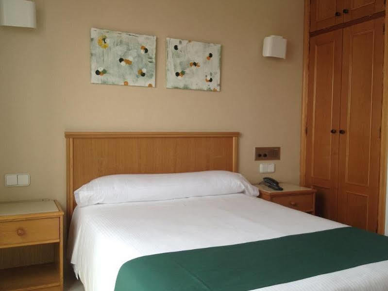 גאנדיה Hotel Albatros מראה חיצוני תמונה