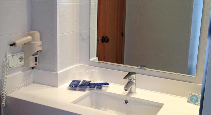גאנדיה Hotel Albatros מראה חיצוני תמונה