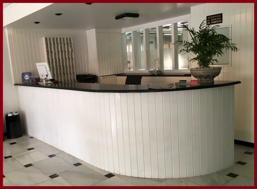גאנדיה Hotel Albatros מראה חיצוני תמונה