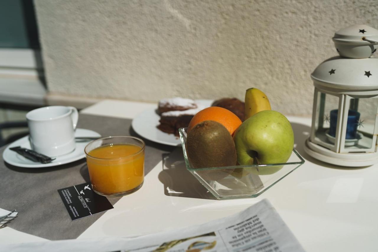 גאנדיה Hotel Albatros מראה חיצוני תמונה