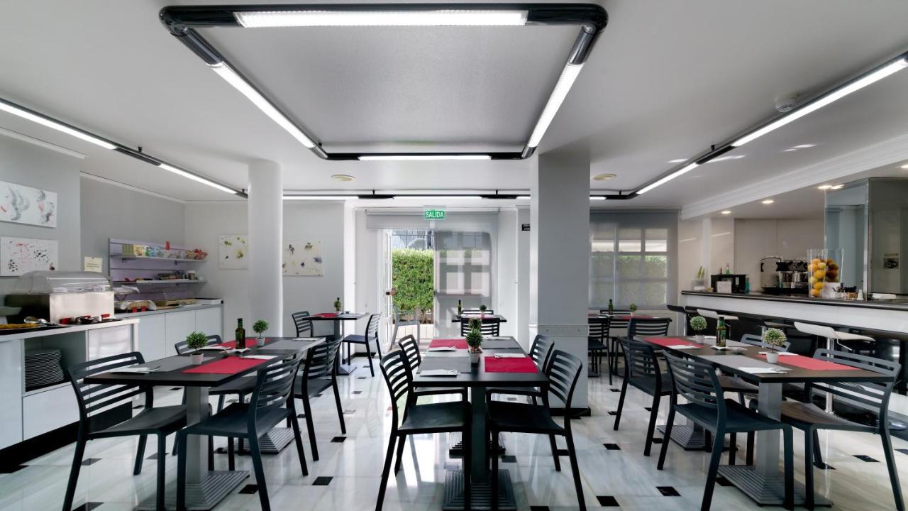 גאנדיה Hotel Albatros מראה חיצוני תמונה